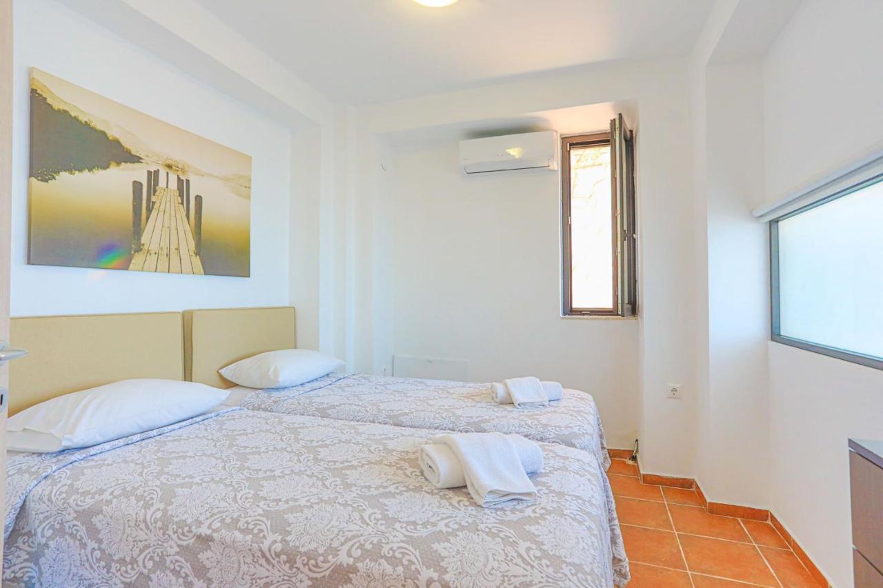 Kalma Villa Dio Nea Moudania Esterno foto